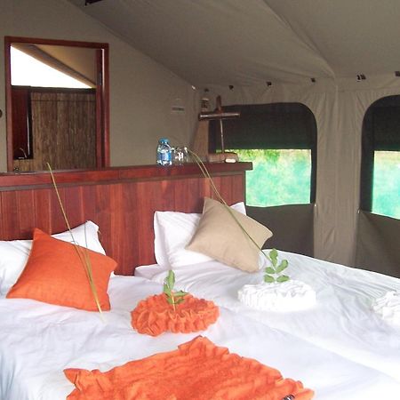 Nkasa Lupala Tented Lodge Sangwali Экстерьер фото